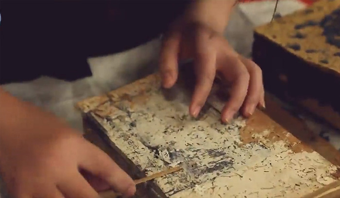 對(duì)糟朽古籍進(jìn)行修復(fù) 對(duì)糟朽古籍進(jìn)行修復(fù)