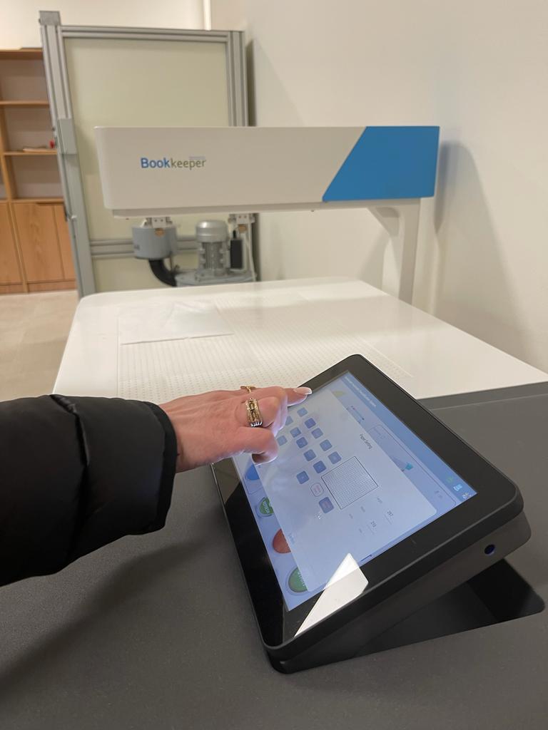 阿爾巴尼亞國家圖書館使用RELICASE自動脫酸設(shè)備 阿爾巴尼亞國家圖書館使用RELICASE自動脫酸設(shè)備